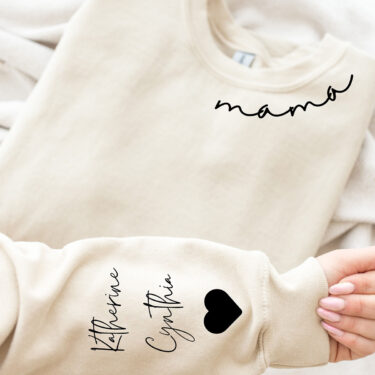 Custom Mama Sweatshirt with Kid Name on Sleeve, Personalized Mom Sweatshirt, Gift Momma Sweatshirt, Christmas Gift for Mom, Gift for Her
